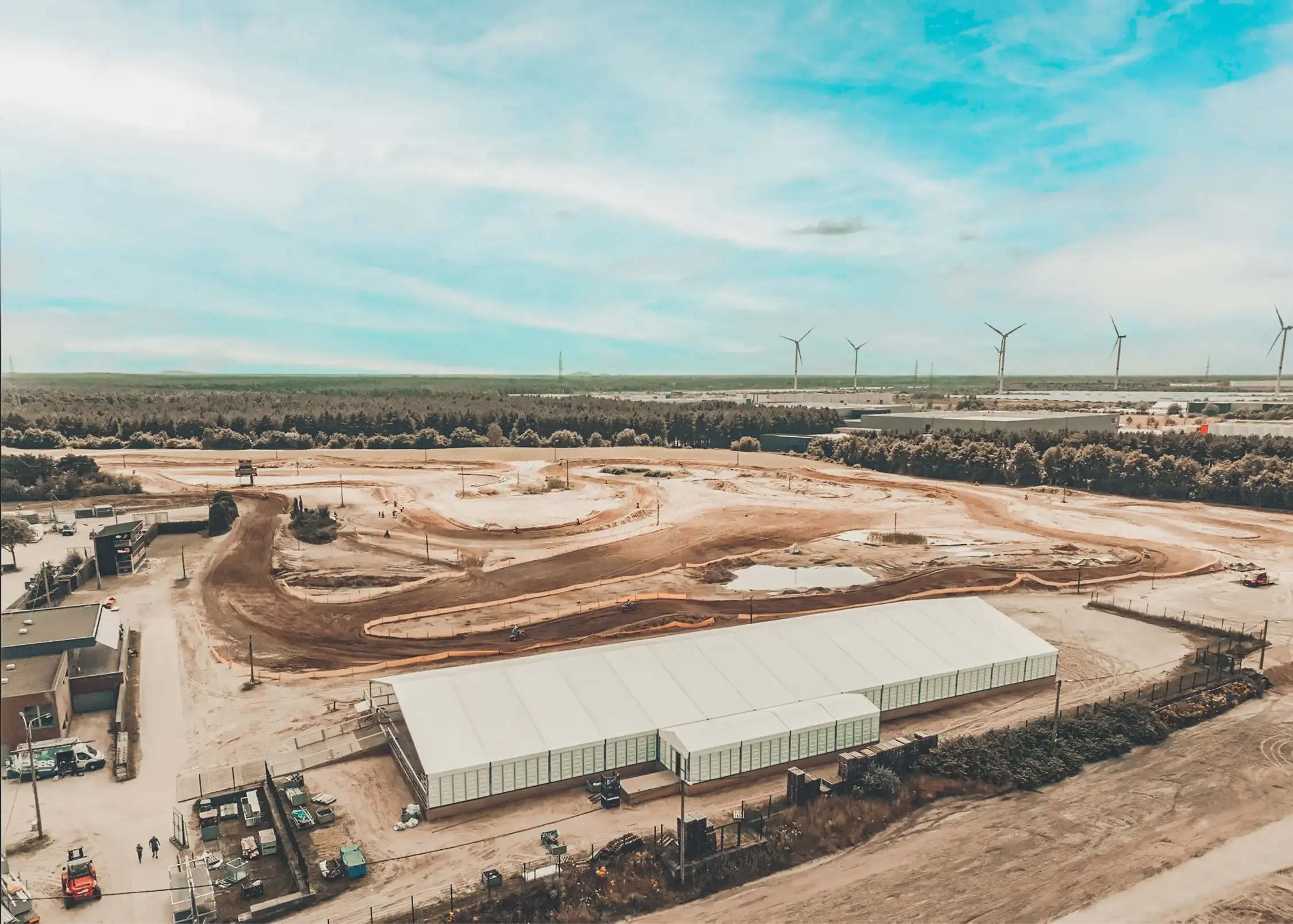 Heeft u een evenement in het vooruitzicht? Vertel ons wat u nodig hebt. Wij zorgen voor de perfecte tentopstelling en maken van uw feest of event een succes.