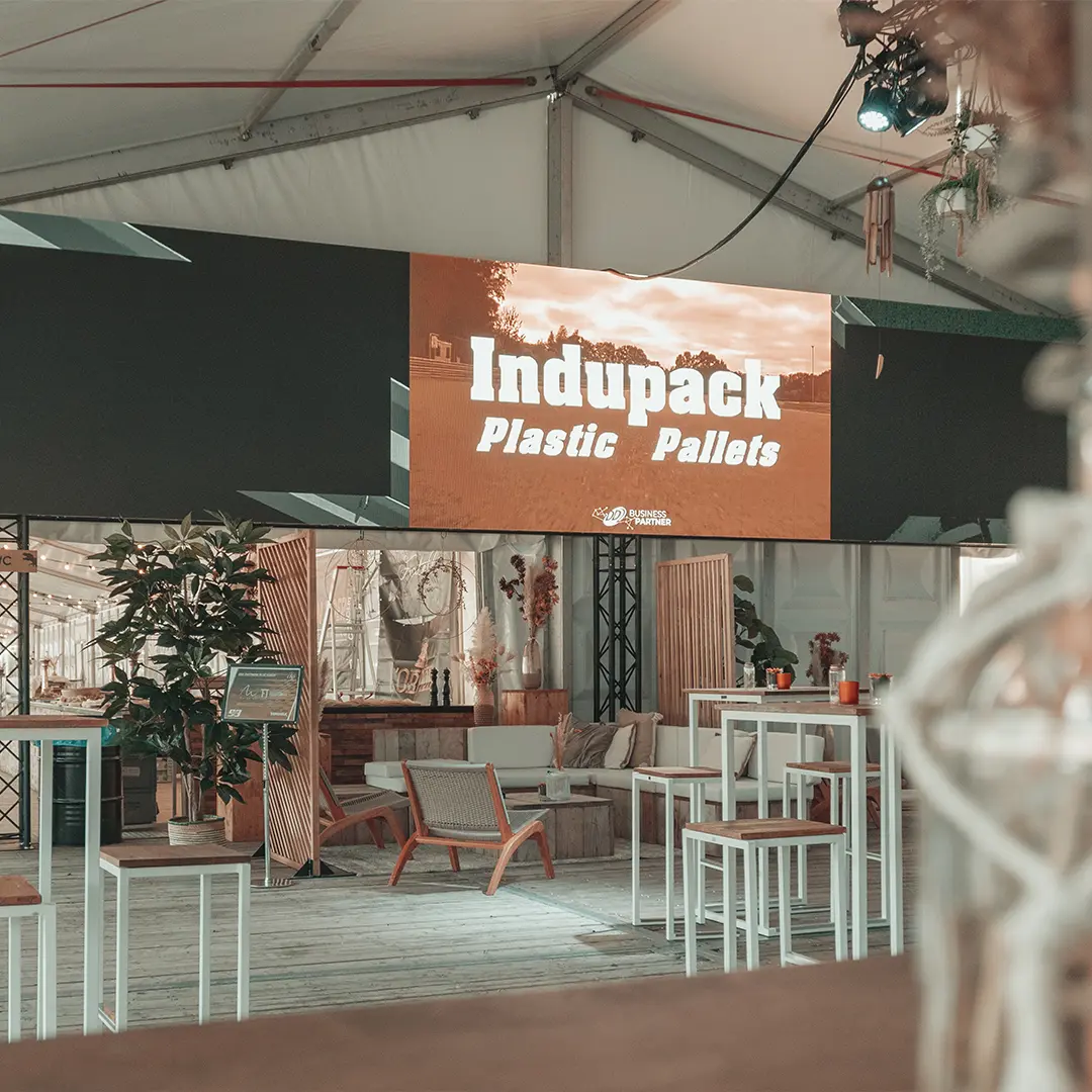 100 m² tenten en zwaarlastvloeren